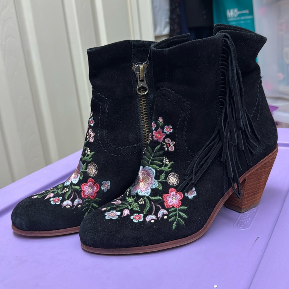 SAM EDELMAN • Black Suede Floral Embroidered Booties (Size 7)